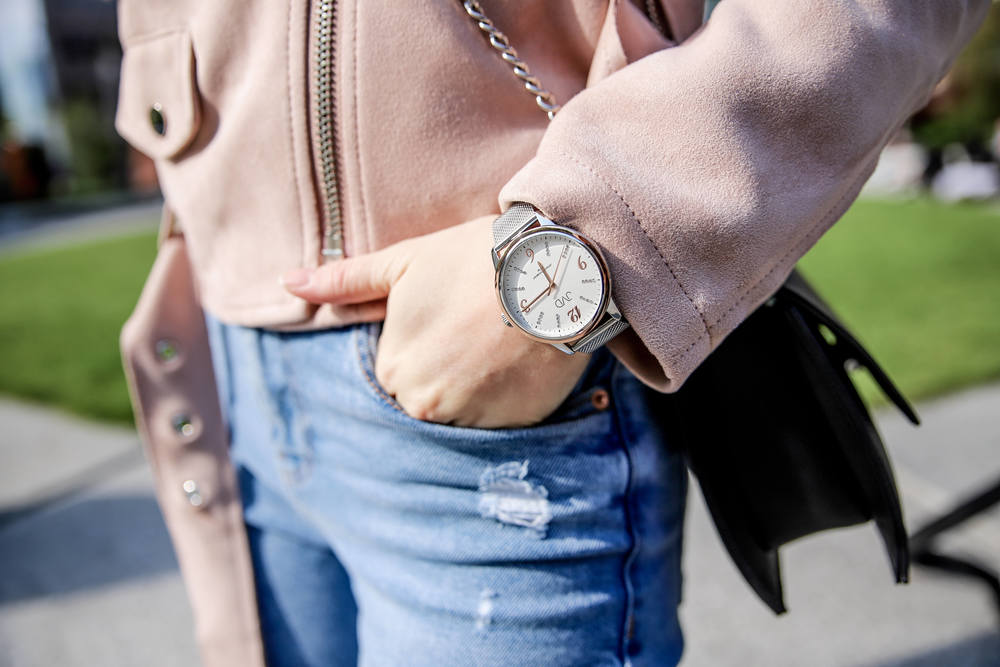 JVD Dámské luxusní stříbrné náramkové hodinky JVD J1124.2