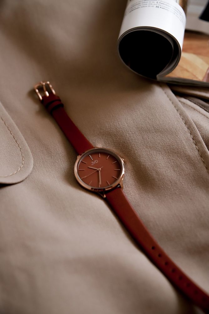 Dámské módní designové hodinky JVD JZ201.7 s řemínkem z pravé kůže