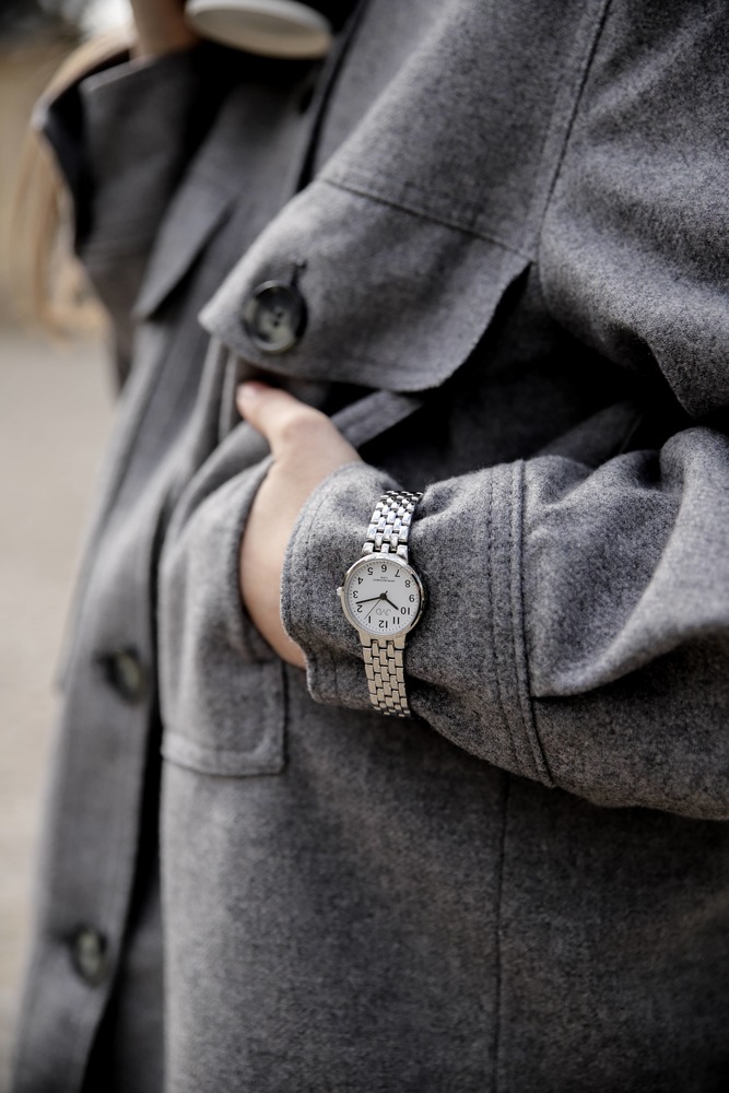 JVD Dámské stříbrné náramkové hodinky JVD J4157.1