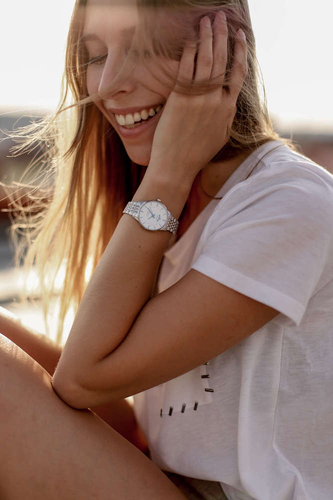 JVD Dámské hodinky se safírovým sklem JVD JE403.1