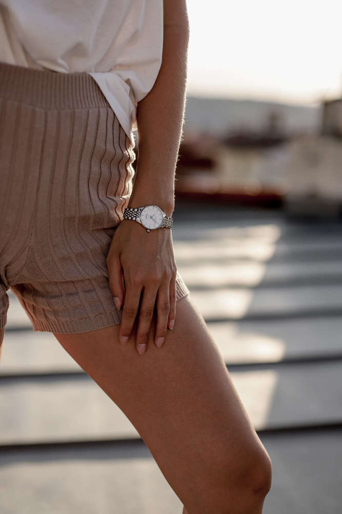 JVD Dámské hodinky se safírovým sklem JVD JE403.1