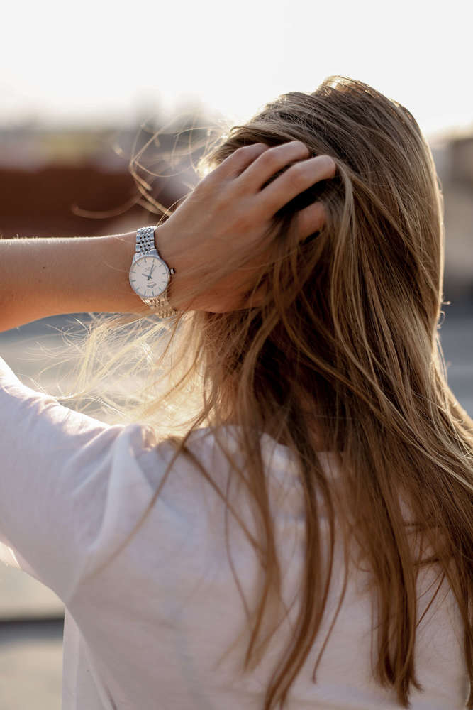 JVD Dámské hodinky se safírovým sklem JVD JE403.1