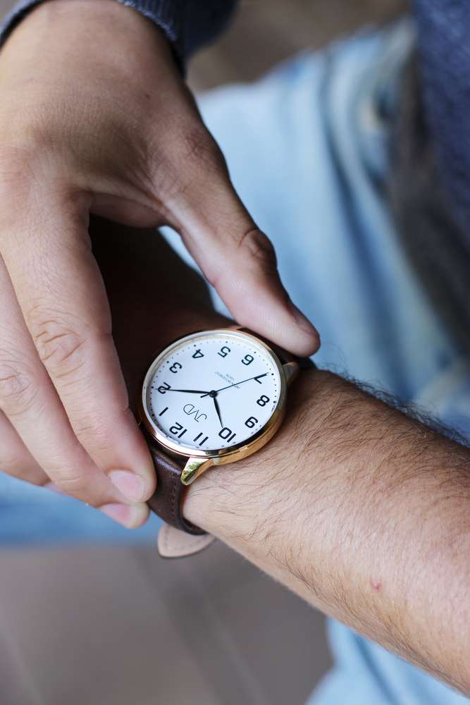 JVD Dámské zlaté náramkové hodinky JVD J1130.4