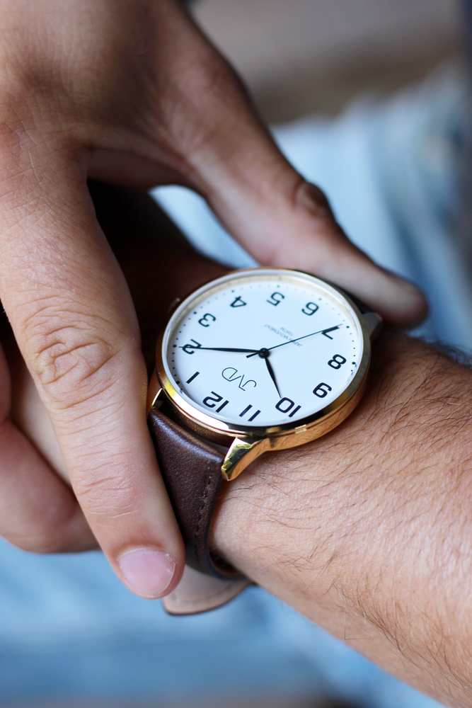 JVD Dámské zlaté náramkové hodinky JVD J1130.4