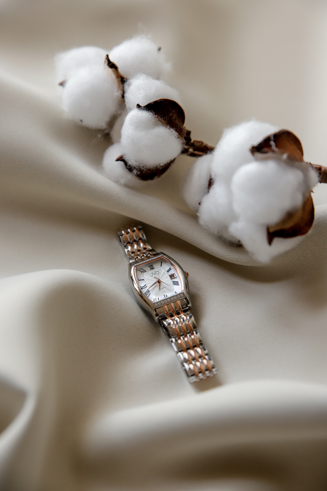 JVD Dámské rose gold náramkové hodinky JVD JG1027.2