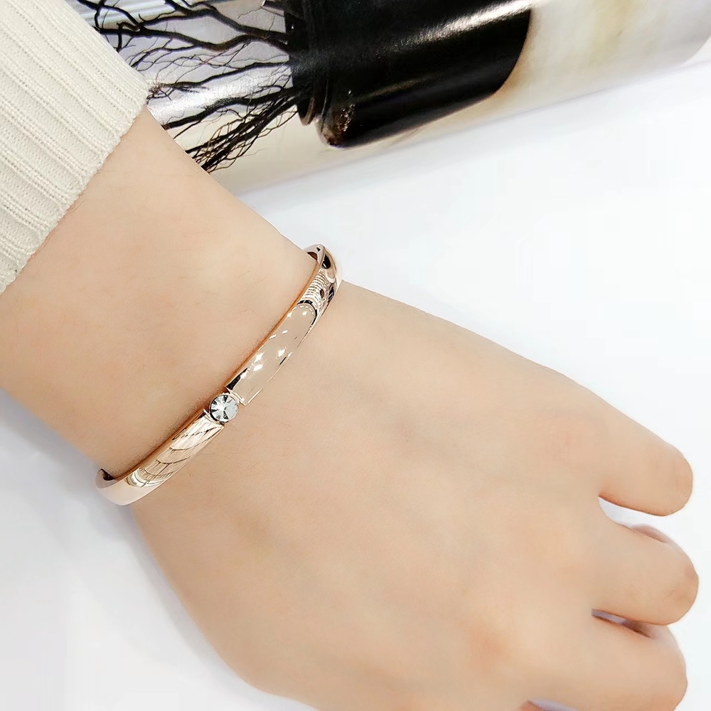 JVD Dámský rose gold ocelový náramek se zirkony SSSB0056XI8RO00