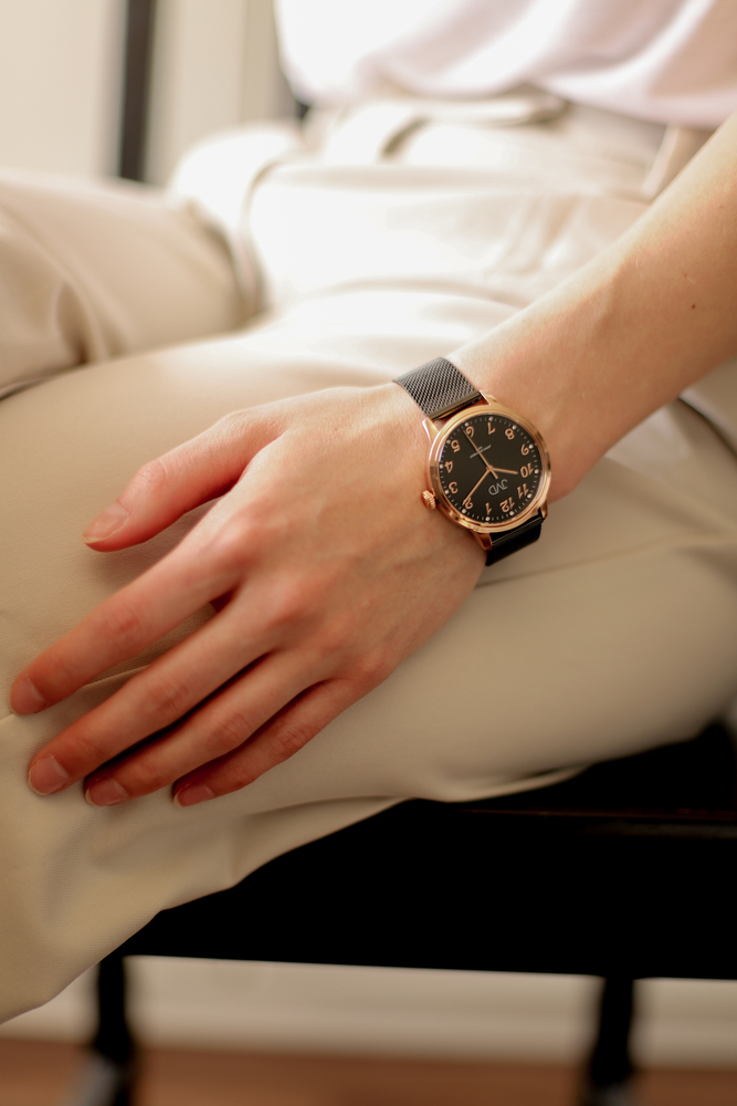 JVD Dámské černé náramkové hodinky JVD J1124.6