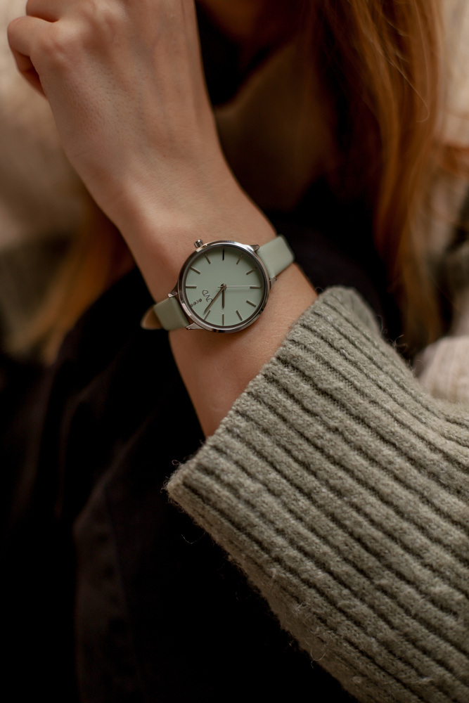 Dámské módní designové hodinky JVD JZ201.10 s řemínkem z pravé kůže