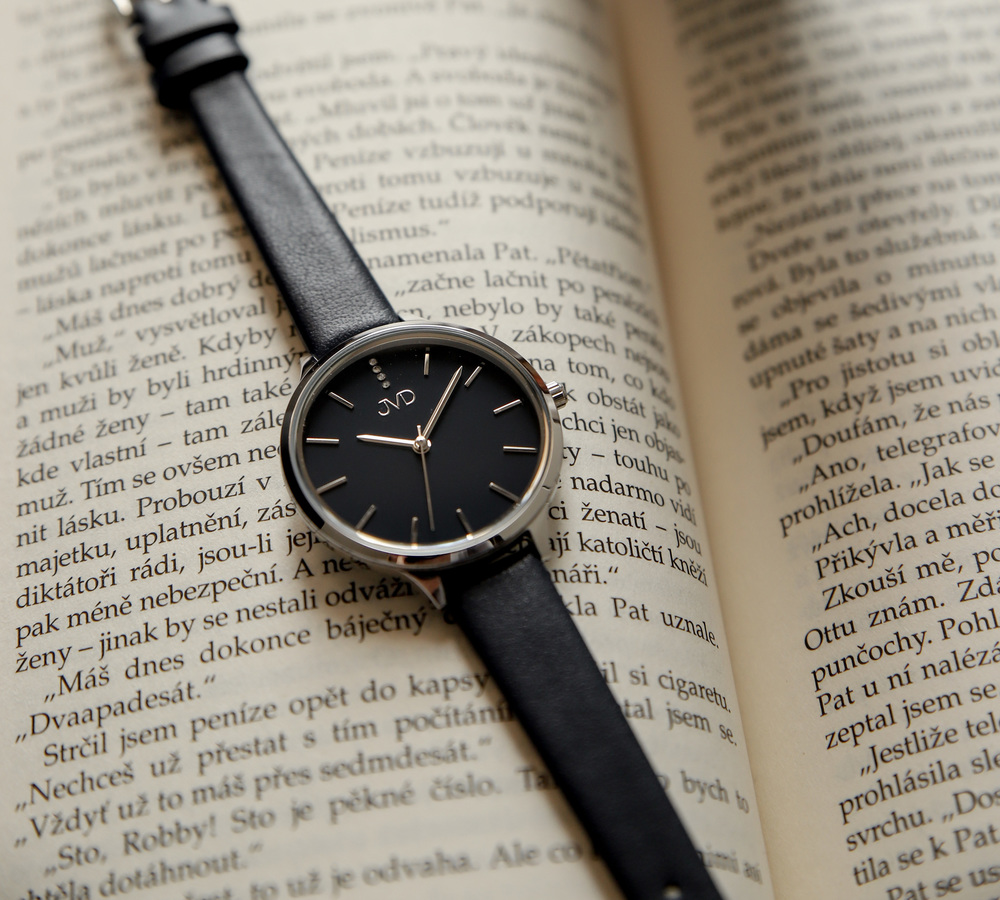 Dámské módní designové hodinky JVD JZ201.1 s řemínkem z pravé kůže