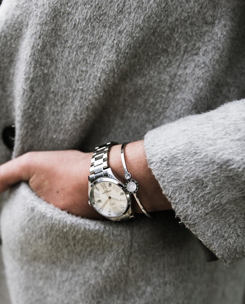 JVD Dámský ocelový pevný náramek se zirkony JGB3S