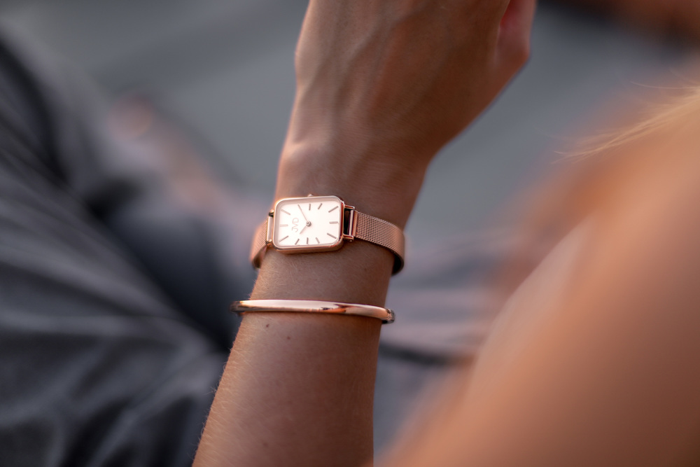 JVD Luxusní dámské elegantní nerezové ocelové hodinky JVD JVD J-TS52