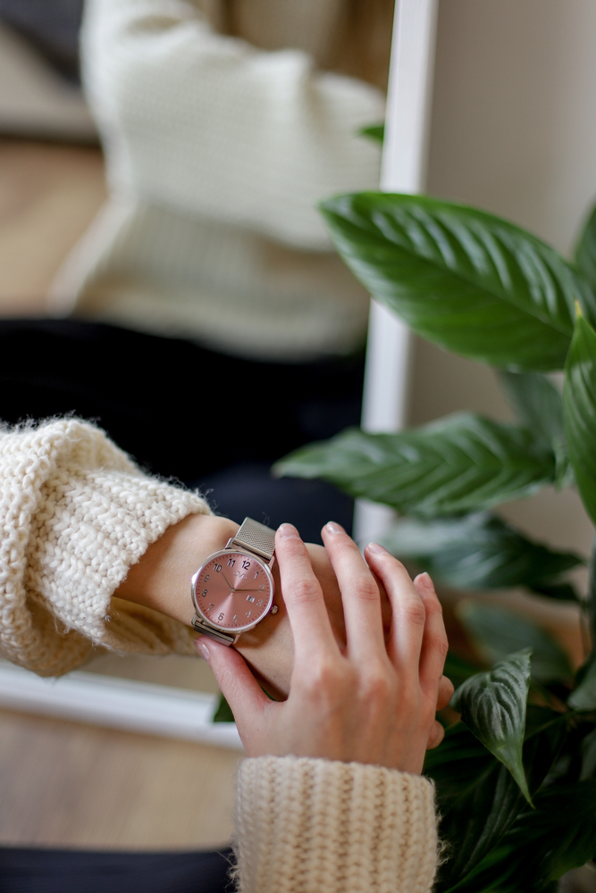 JVD Dámské designové náramkové hodinky JVD J-TS41