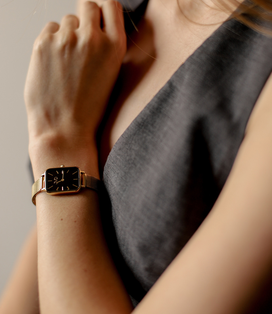 JVD Luxusní dámské pozlacené nerezové ocelové hodinky JVD J-TS66